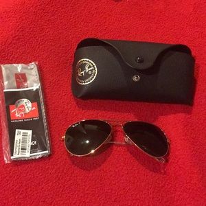 BRAND NEW POLARIZED AVIATOR RAY BANS